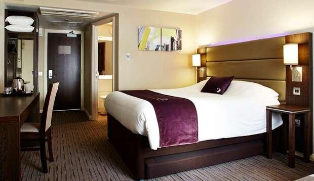 Premier Inn Stuttgart City Centre Exterior photo