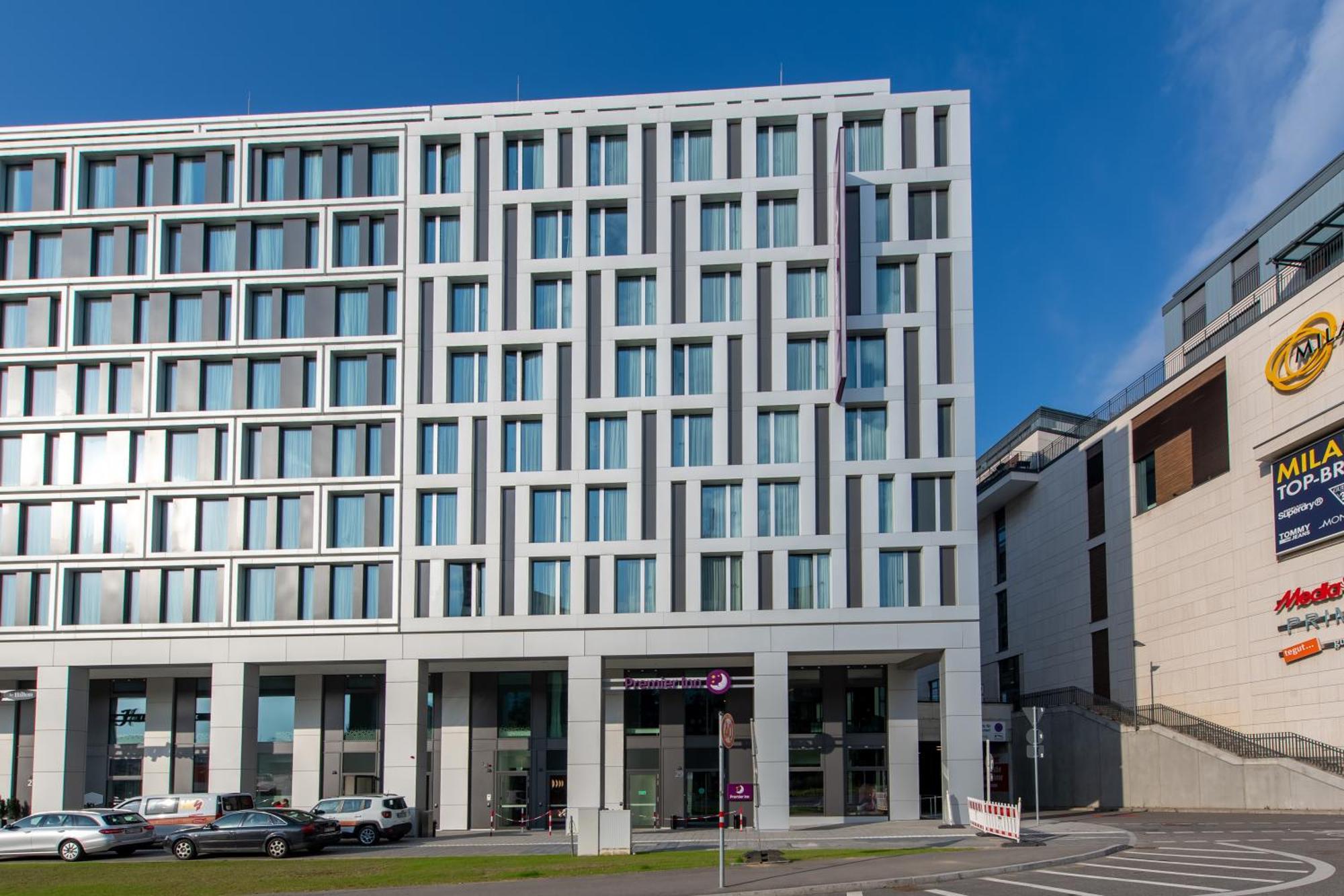 Premier Inn Stuttgart City Centre Exterior photo
